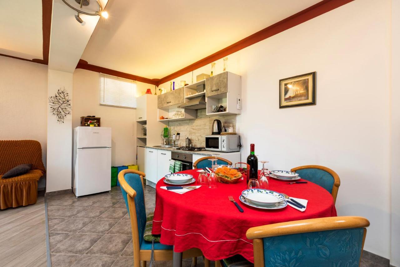 מאלי לוסיניי Apartman Maya מראה חיצוני תמונה